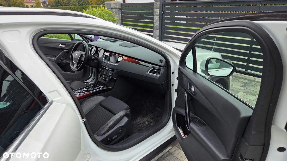 Peugeot 508 RXH Hybrid4 - 18