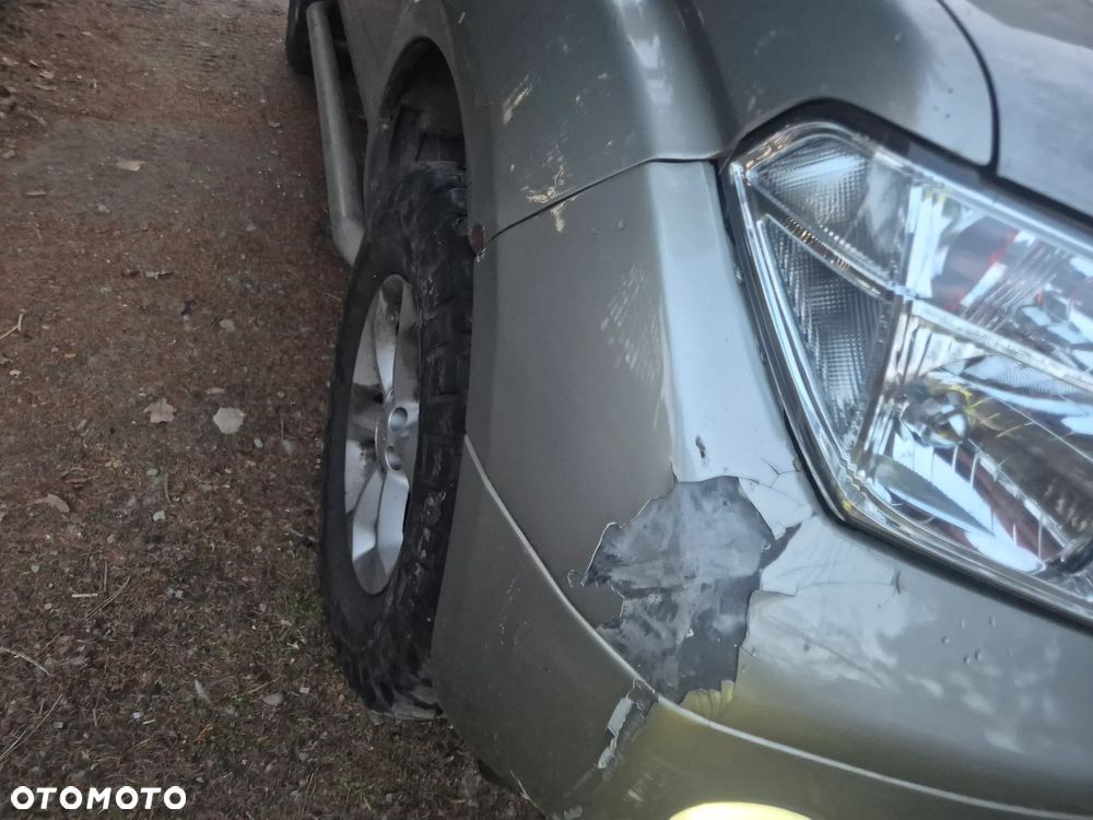 Nissan Pathfinder 2.5 D XE - 10