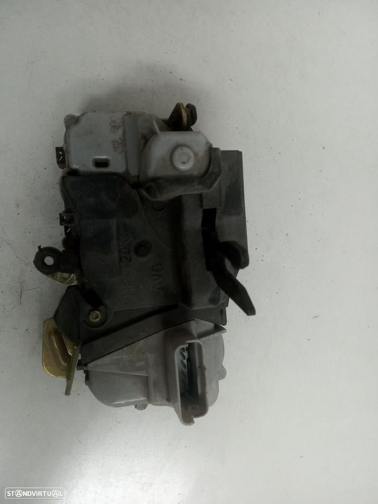 FECHADURA PORTA FRONTAL ESQUERDA CITROEN XSARA 2001 - - 2