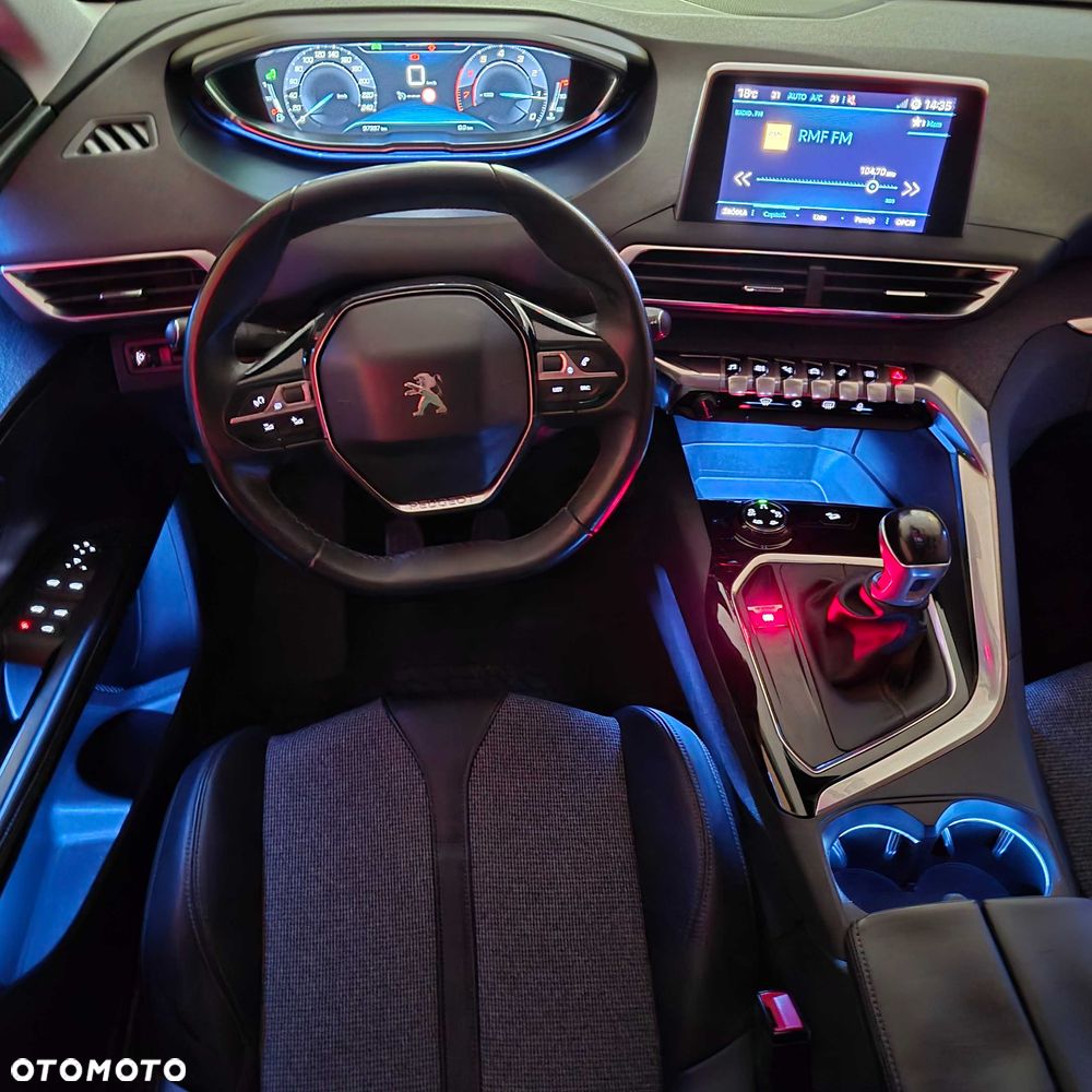 Peugeot 5008 - 3