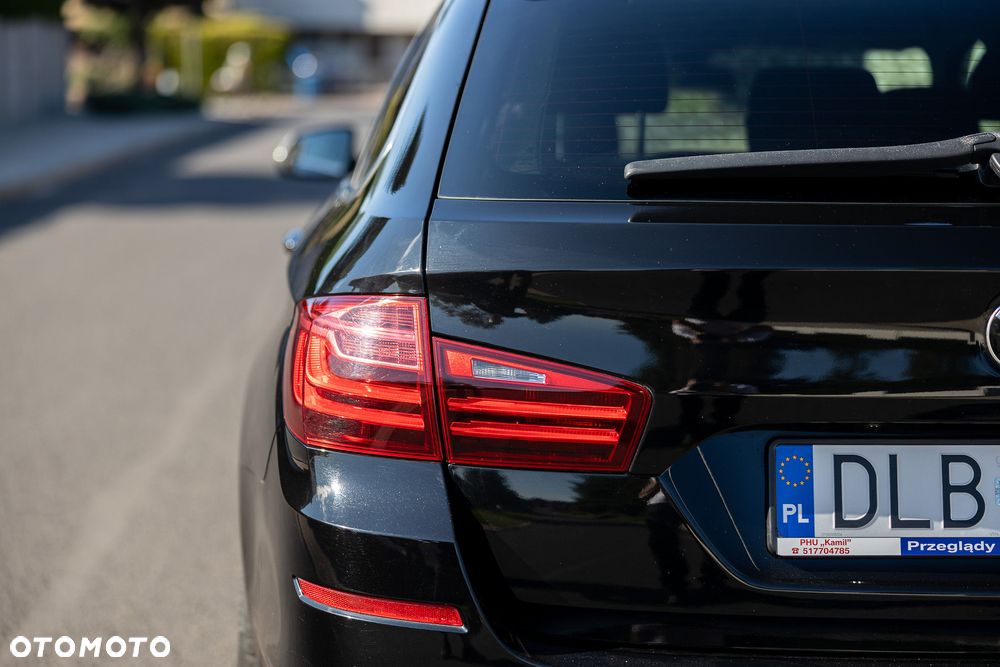 BMW Seria 5 525d - 13