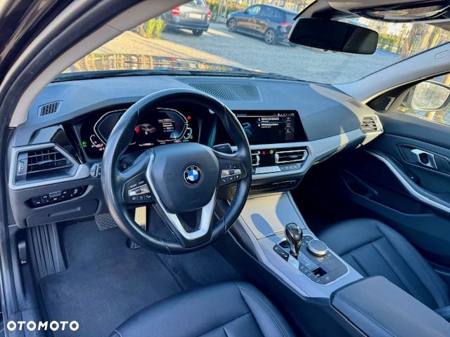 BMW Seria 3 320e Advantage sport - 32