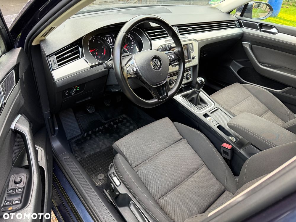 Volkswagen Passat - 9
