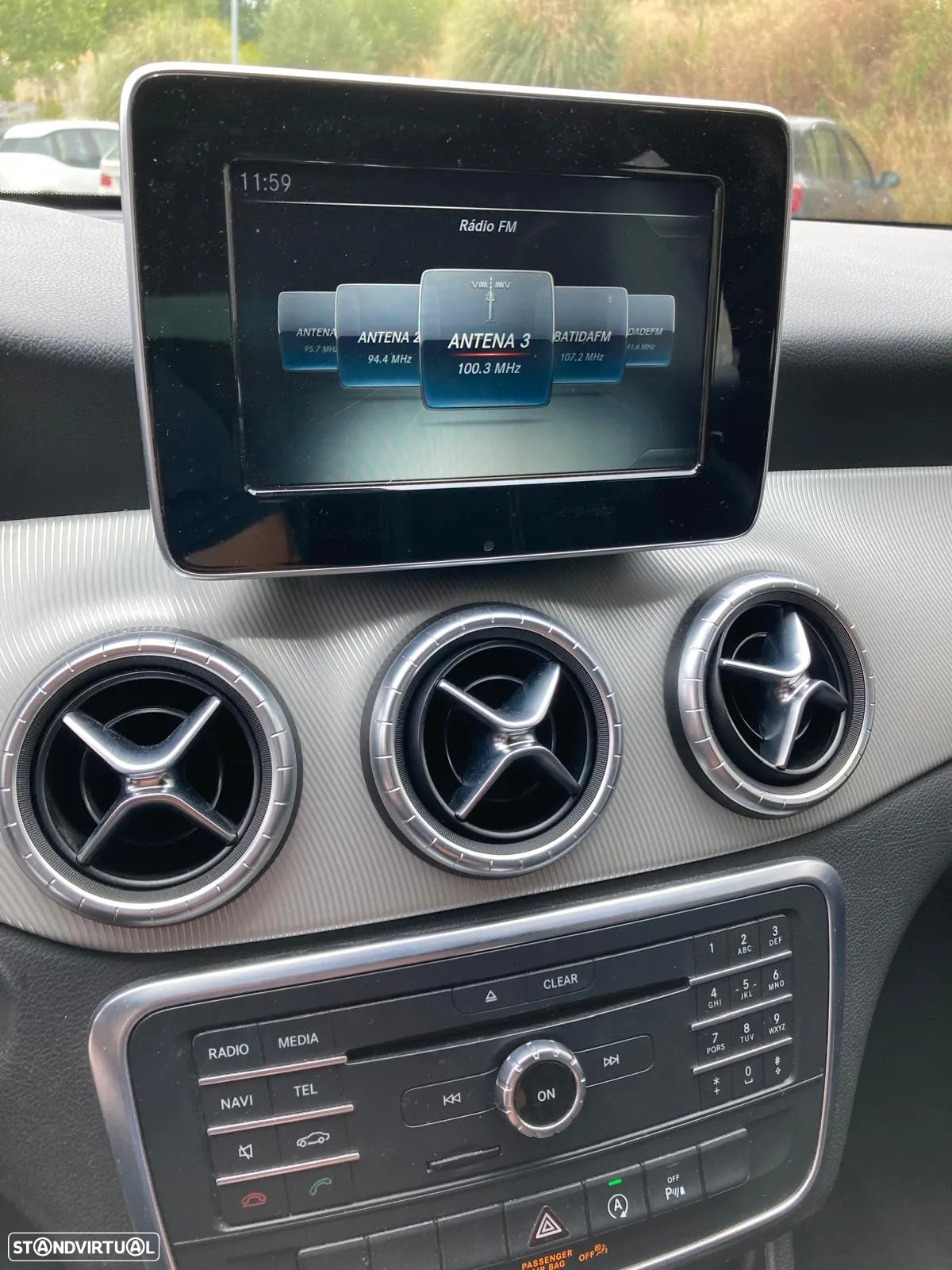 Mercedes-Benz CLA 200 d Shooting Brake - 16