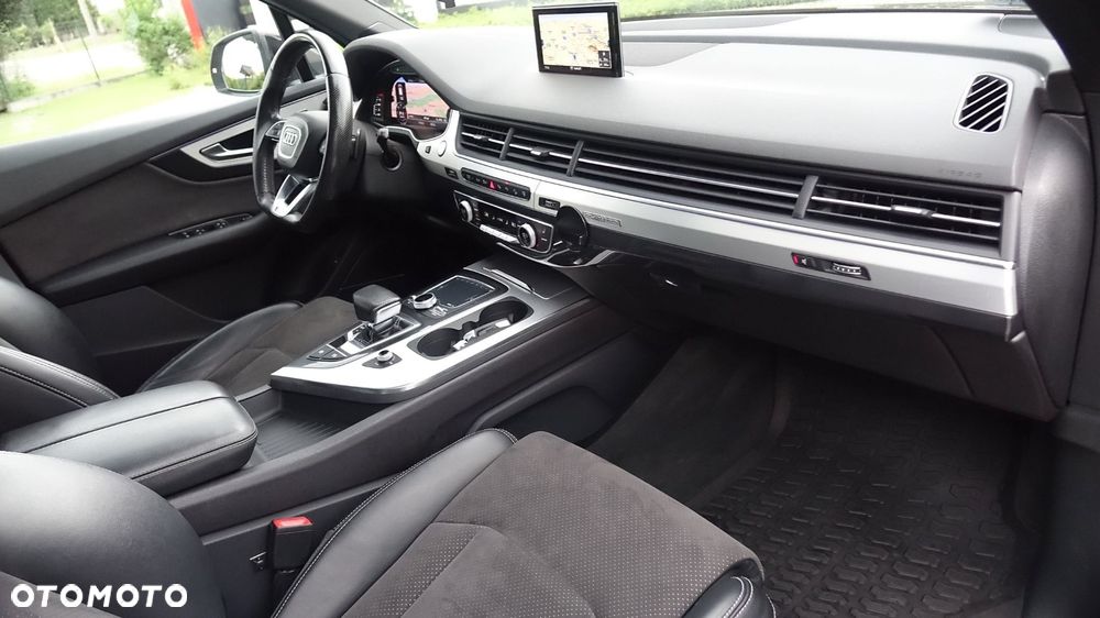 Audi Q7 - 7