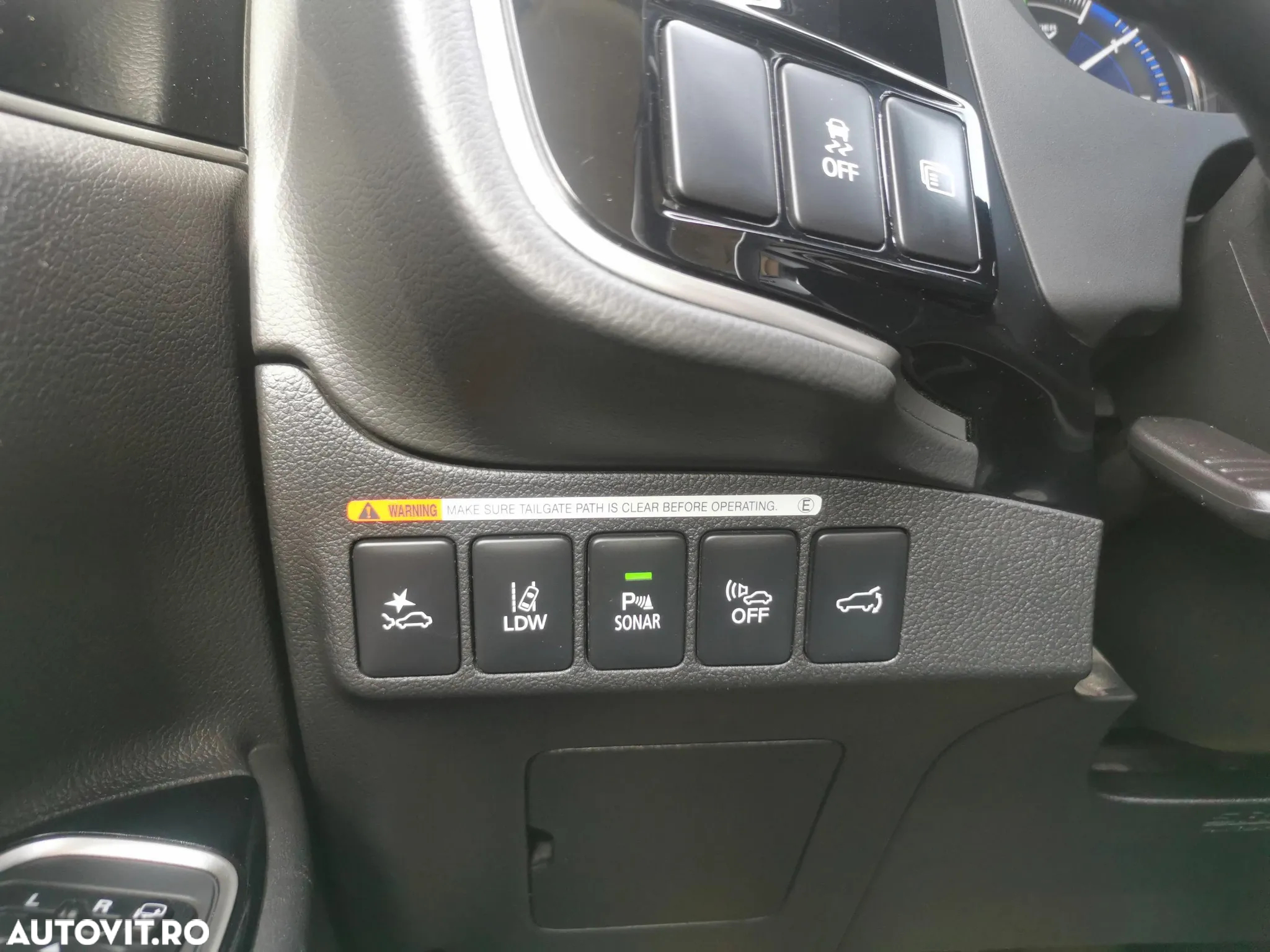 Mitsubishi Outlander PHEV 2.4 L 4X4 Invite - 24