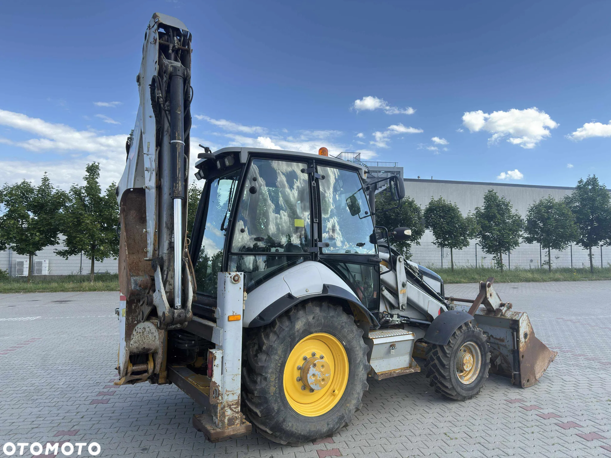Caterpillar 442E - 4