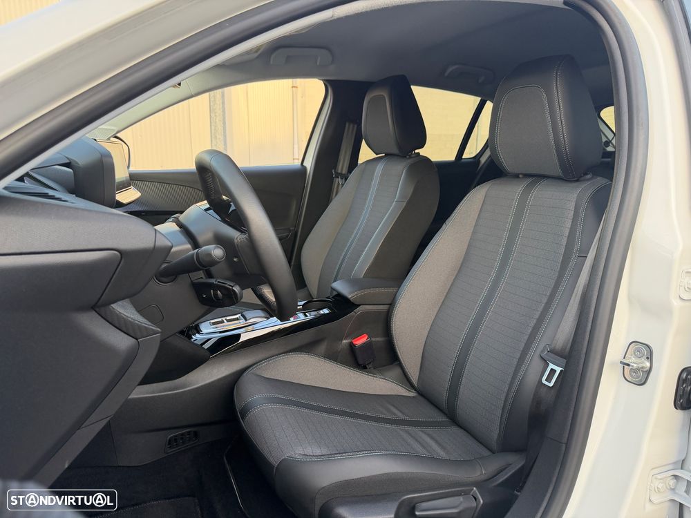 Peugeot e-208 Allure Pack - 14