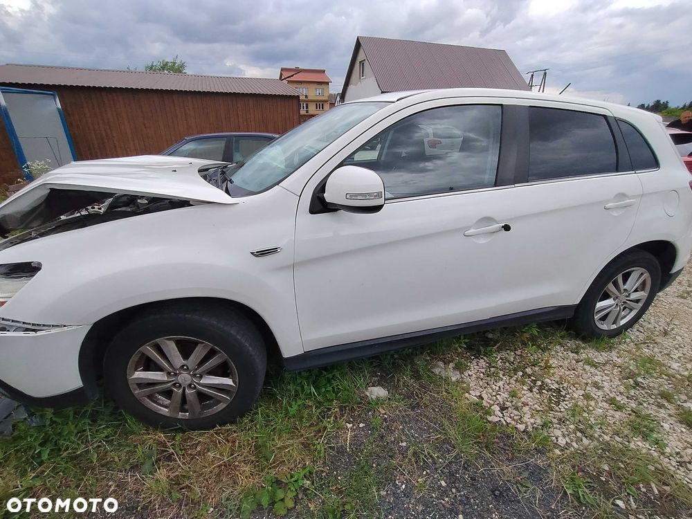 Mitsubishi ASX - 5