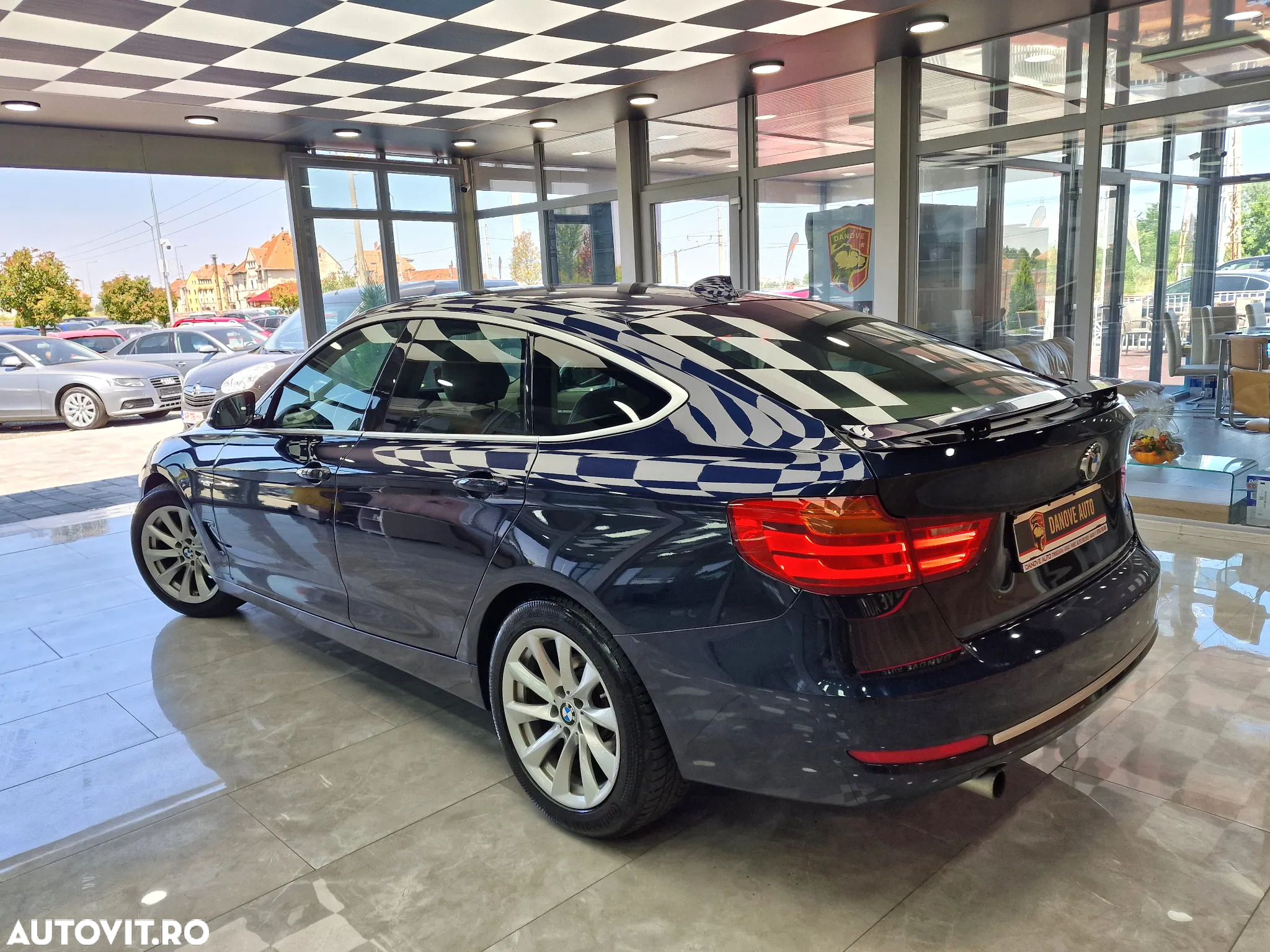 BMW Seria 3 320d GT Aut. - 10