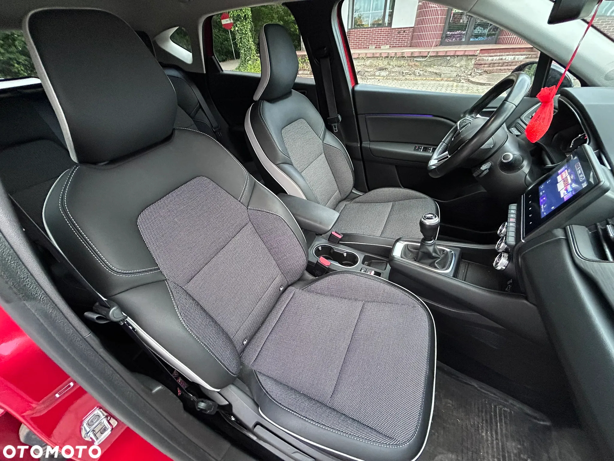 Renault Captur 1.0 TCe Intens - 16