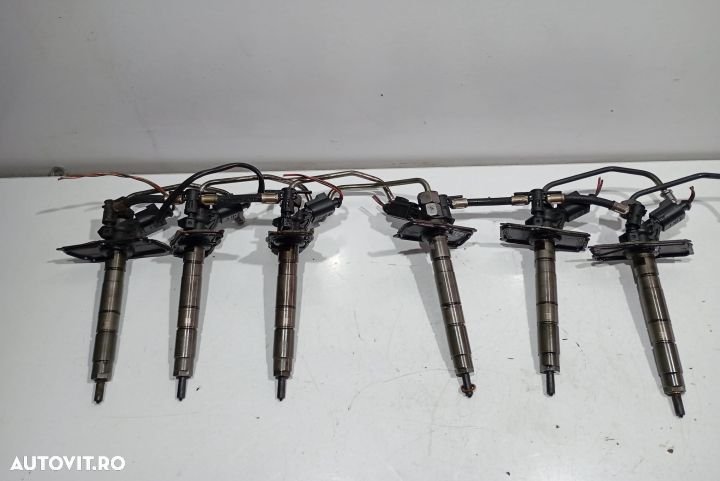 Injector Injectoare 059130277AH 3.0TDI Volkswagen VW Touareg generati - 1