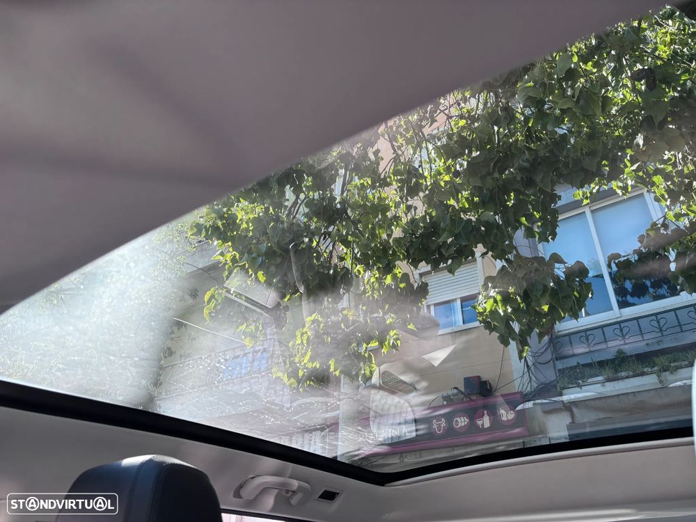 Land Rover Discovery Sport P300e SE - 55