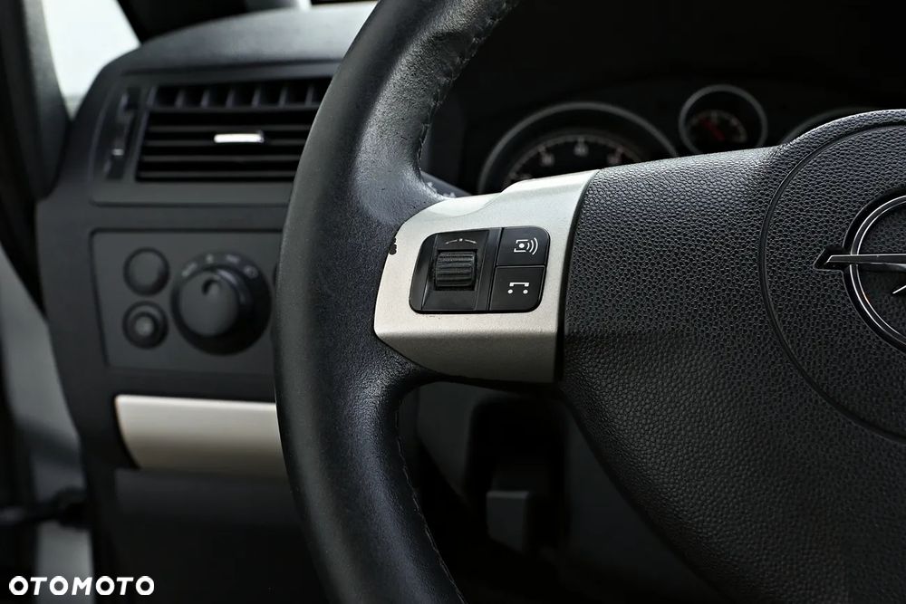 Opel Zafira - 26