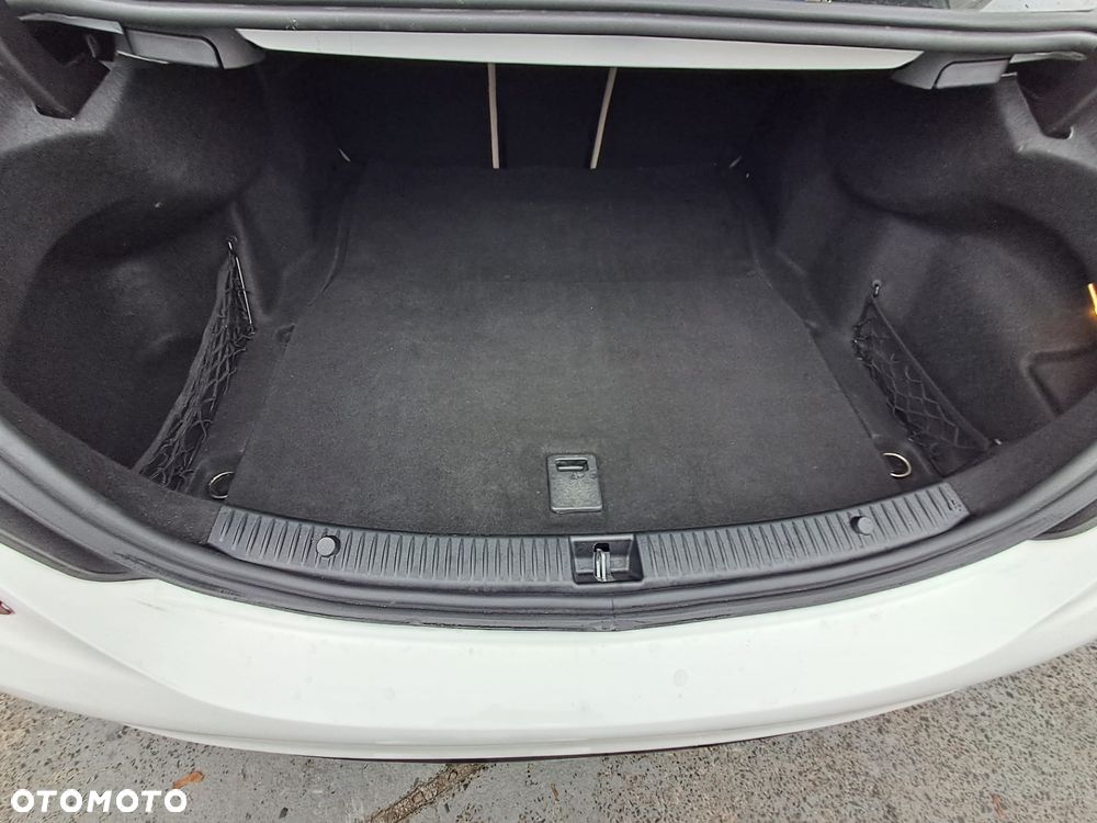 Mercedes-Benz Klasa C 300 7G-TRONIC - 40