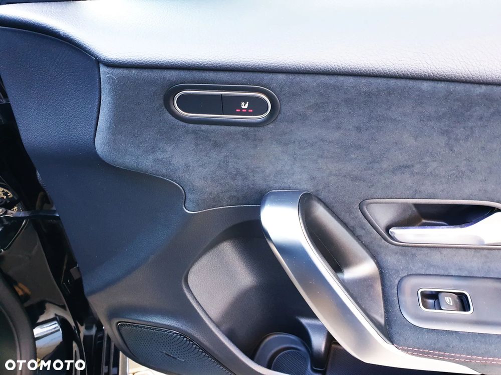 Mercedes-Benz Klasa A 200 AMG Line 7G-DCT - 23