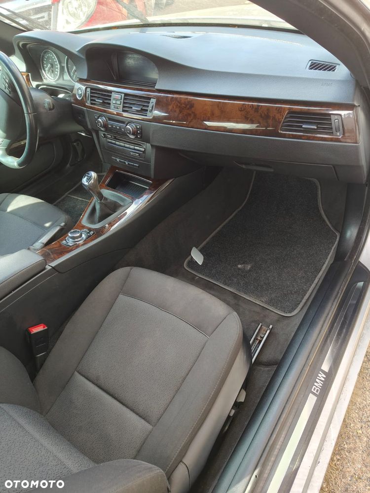 BMW Seria 3 330d xDrive Edition Exclusive - 15