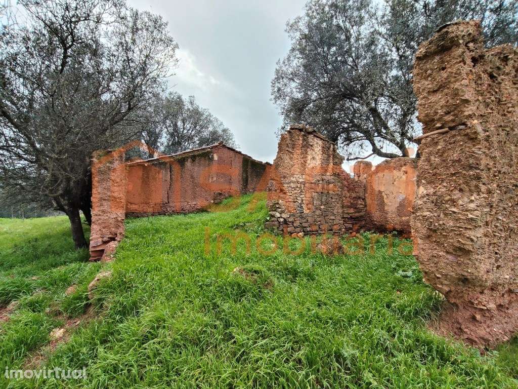 Monte Alentejano com vista panorâmica - Grande imagem: 2/15