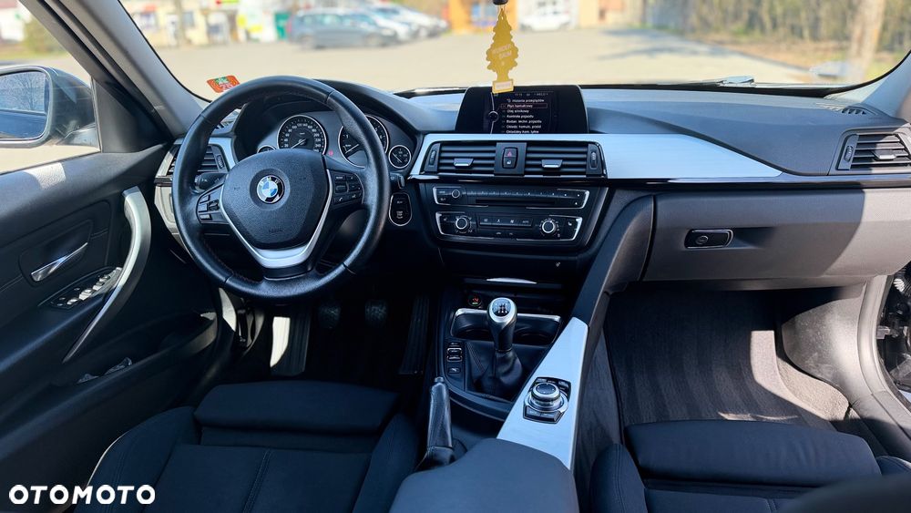 BMW Seria 3 320i Sport Line - 10
