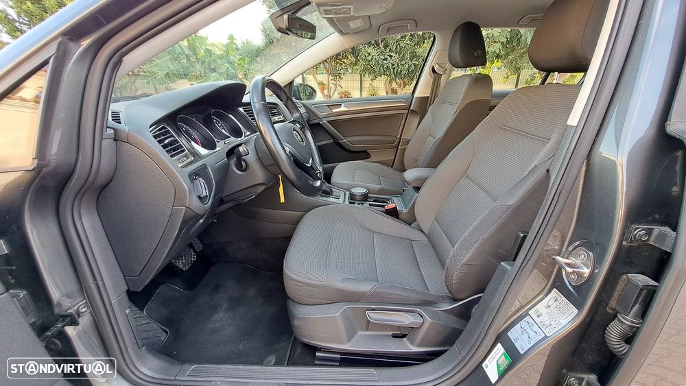 VW Golf 1.6 TDI Confortline DSG - 10