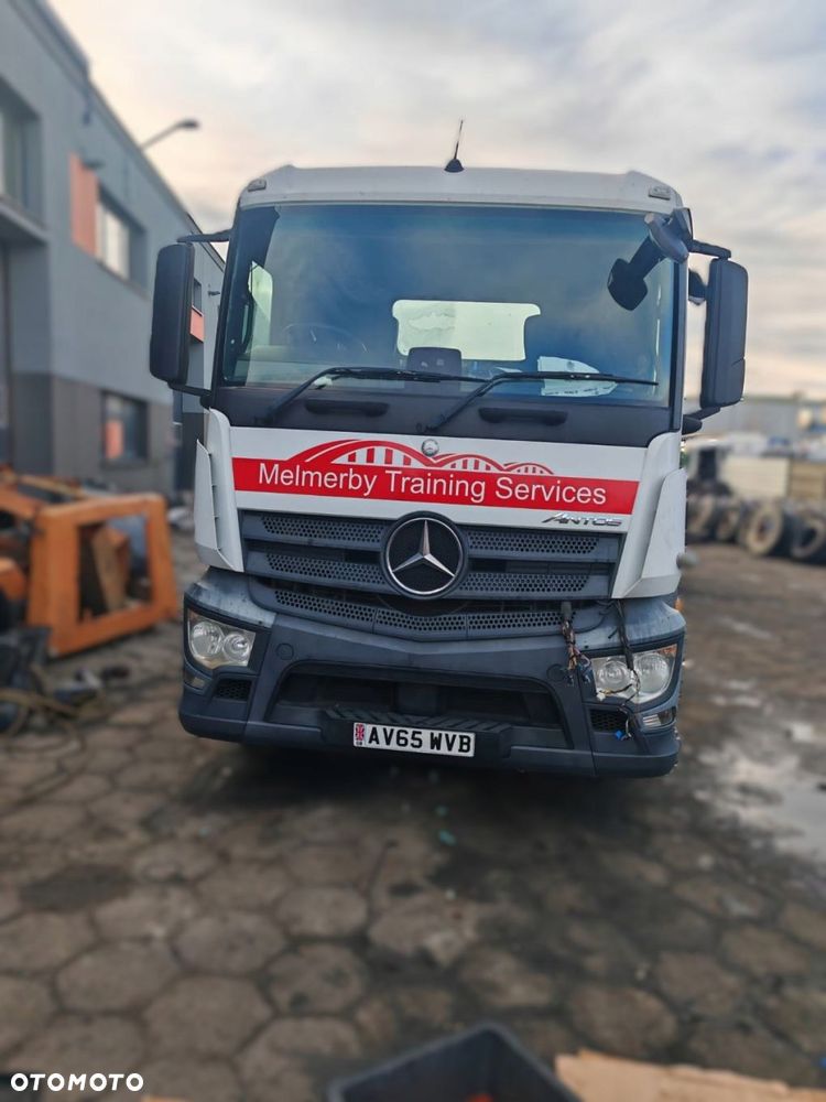 KABINA BETONIARKA MERCEDES ACTROS / ANTOS / AROCS - 1