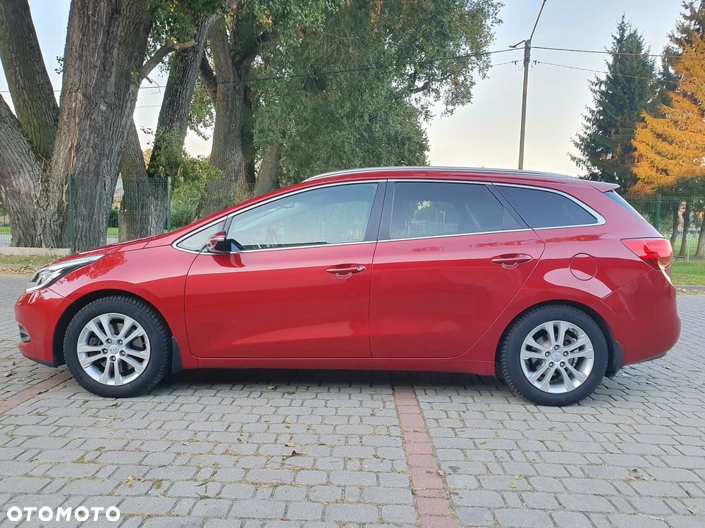 Kia Ceed 1.6 GDI SW Dream Team Edition - 9