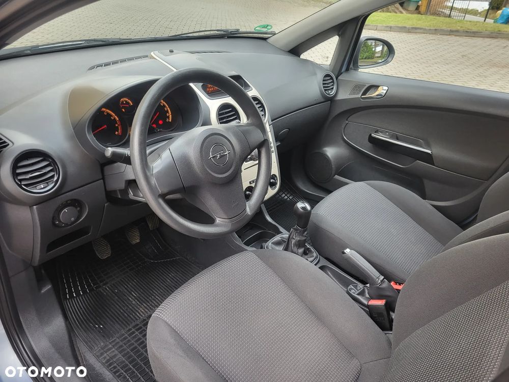 Opel Corsa 1.2 16V - 11