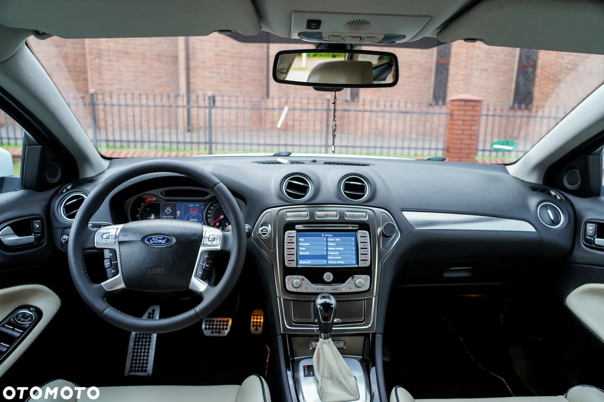 Ford Mondeo - 28
