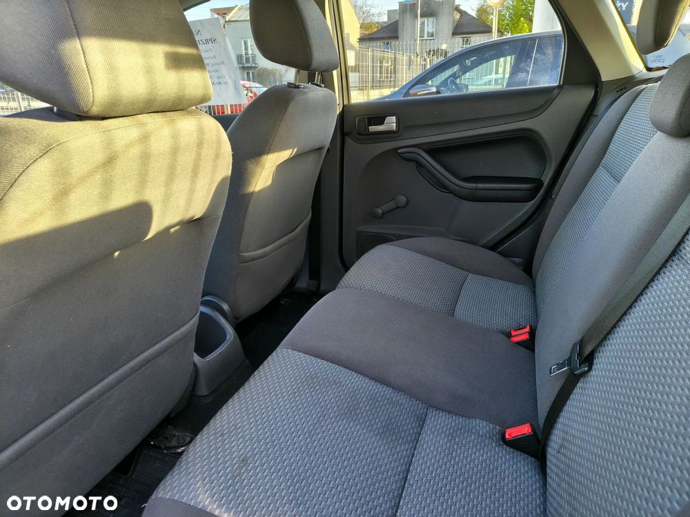 Ford Focus 1.6 Ambiente - 18