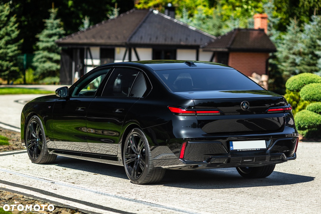 BMW Seria 7 - 11
