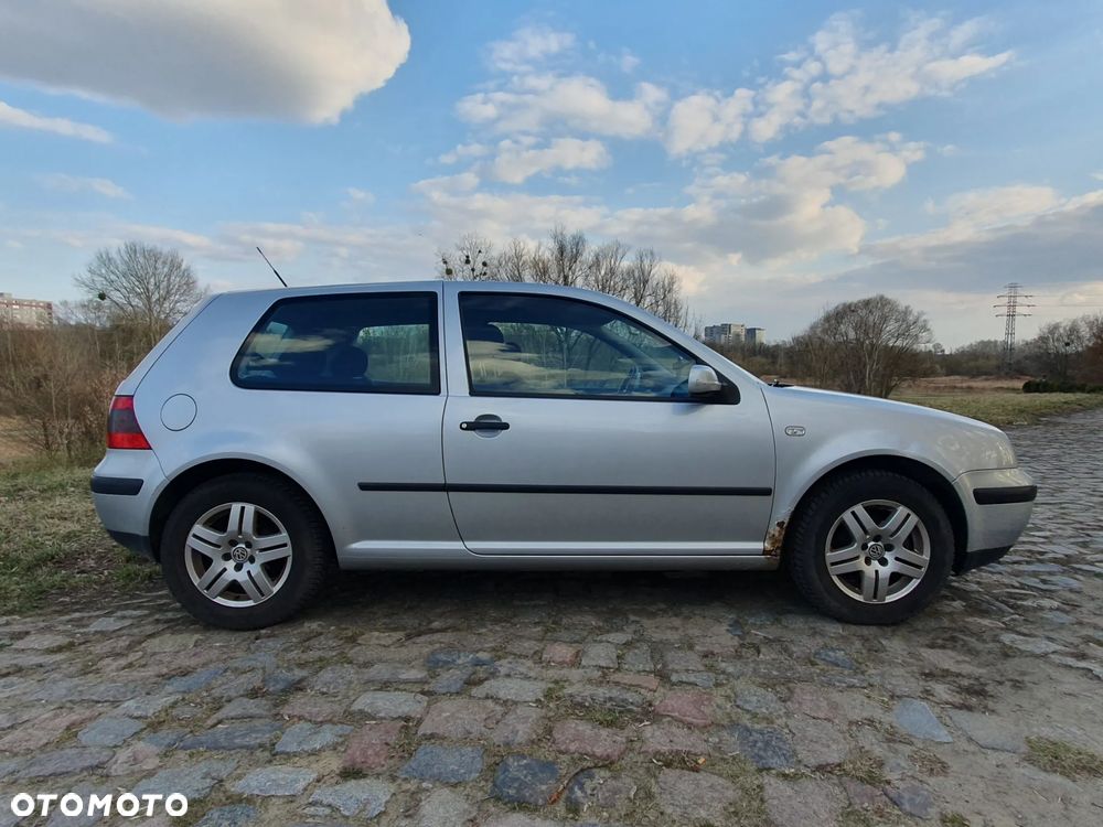 Volkswagen Golf - 10