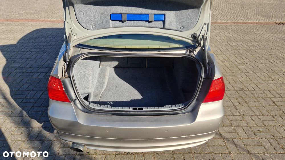BMW Seria 3 320i - 13