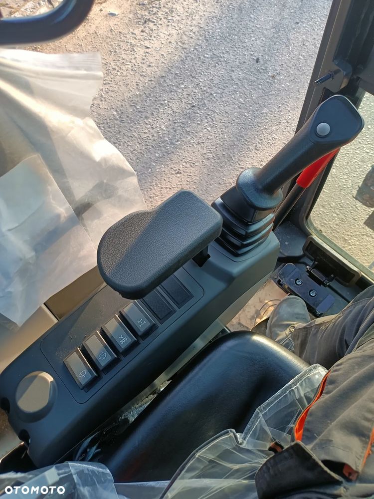 Lonking CDM6020 - 17