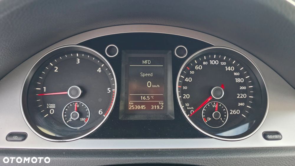 Volkswagen Passat 2.0 TDI DPF Comfortline - 10