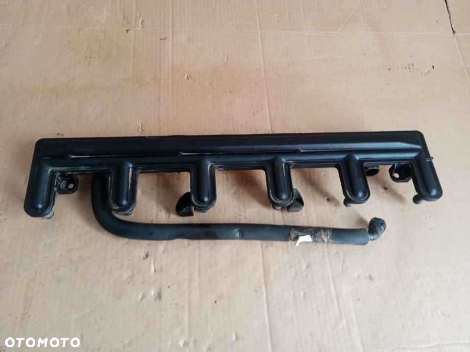 Listwa rozdzielacz paliwa BMW E39 E60 2.5 1440318 - 1