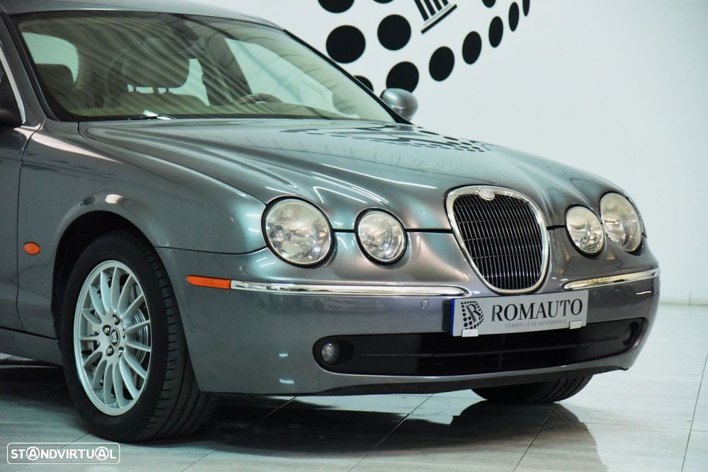 Jaguar S-Type 2.7 D V6 Executive Auto. - 6