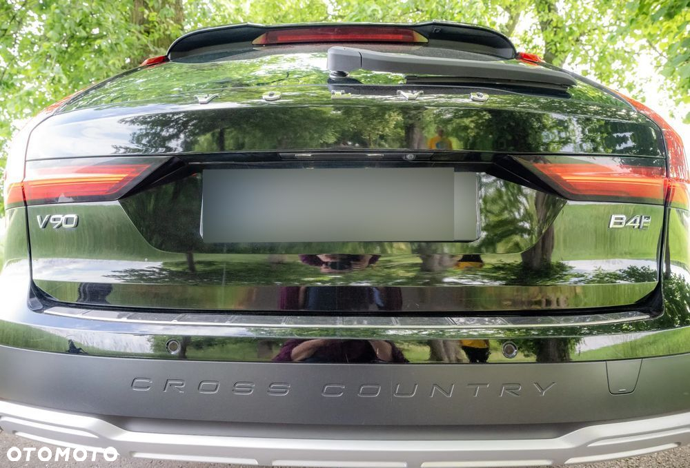 Volvo V90 Cross Country - 24