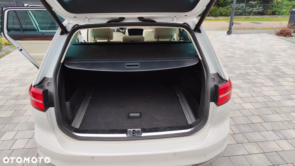 Volkswagen Passat 2.0 TDI Bi-Turbo BMT 4Mot Highline DSG - 12