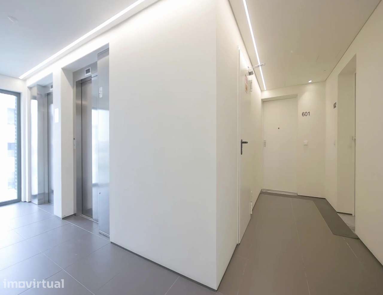 Apartamento T2 com garagem e varanda no Lumiar - Grande imagem: 3/23