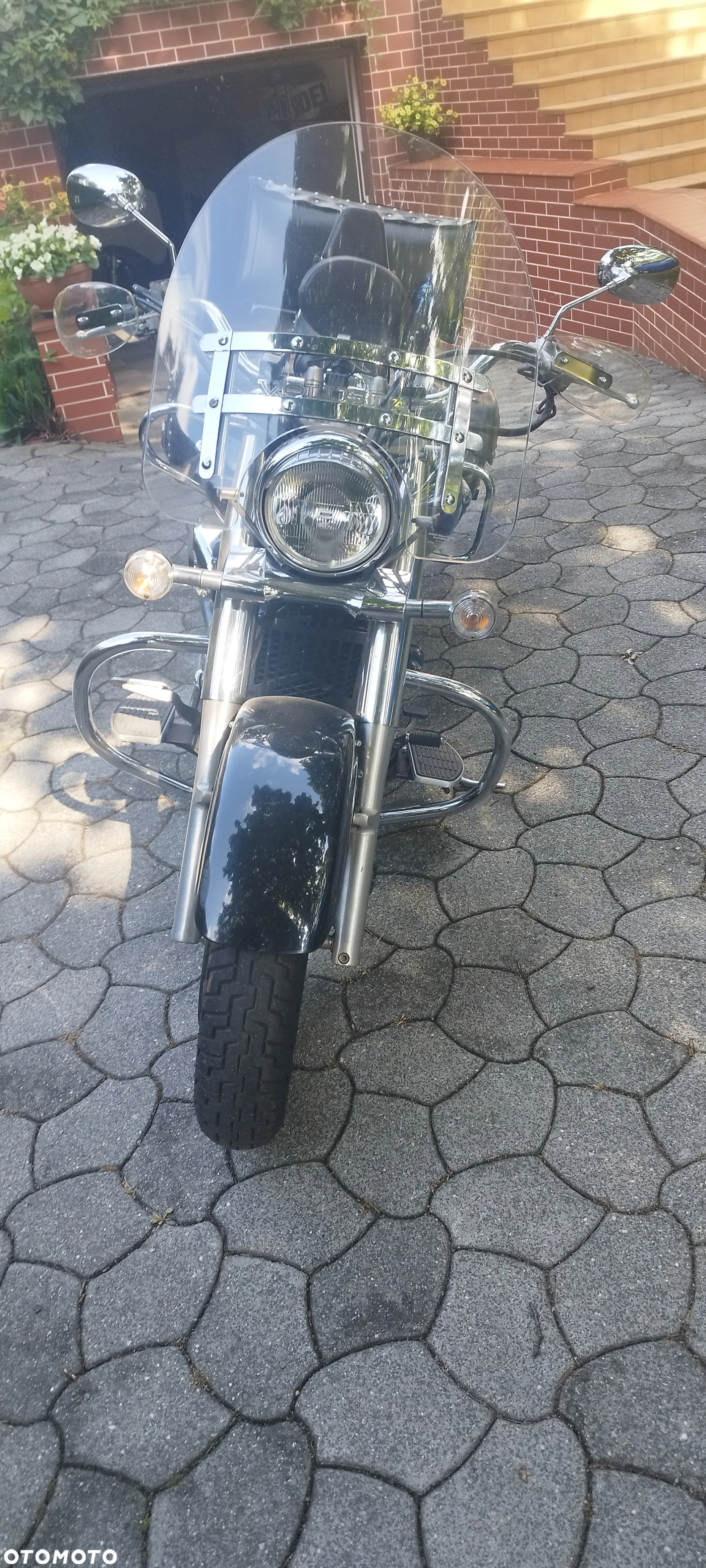 Suzuki Intruder - 2
