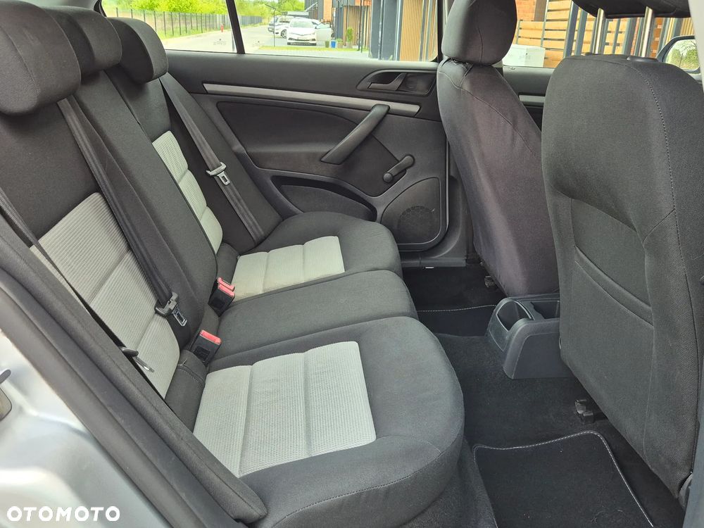 Skoda Octavia 1.6 Elegance - 8