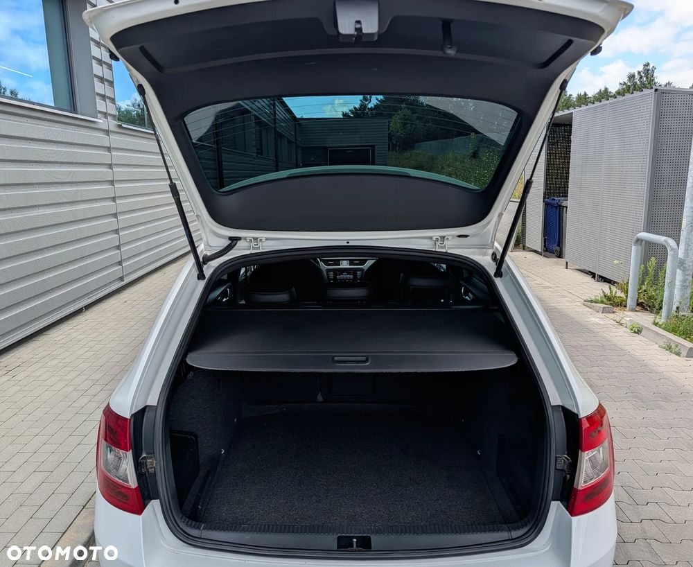 Skoda Octavia 2.0 TDI DSG RS - 19