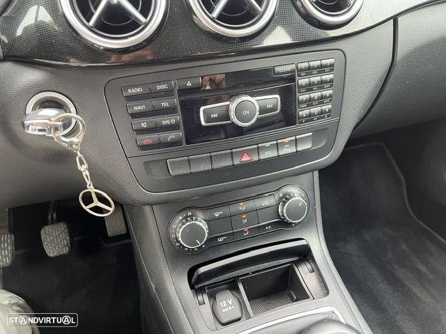 Mercedes-Benz B 180 CDI AMG Line - 12