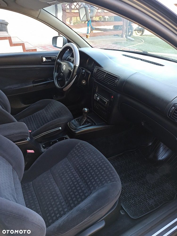 Volkswagen Passat 1.9 TDI Comfortline - 16