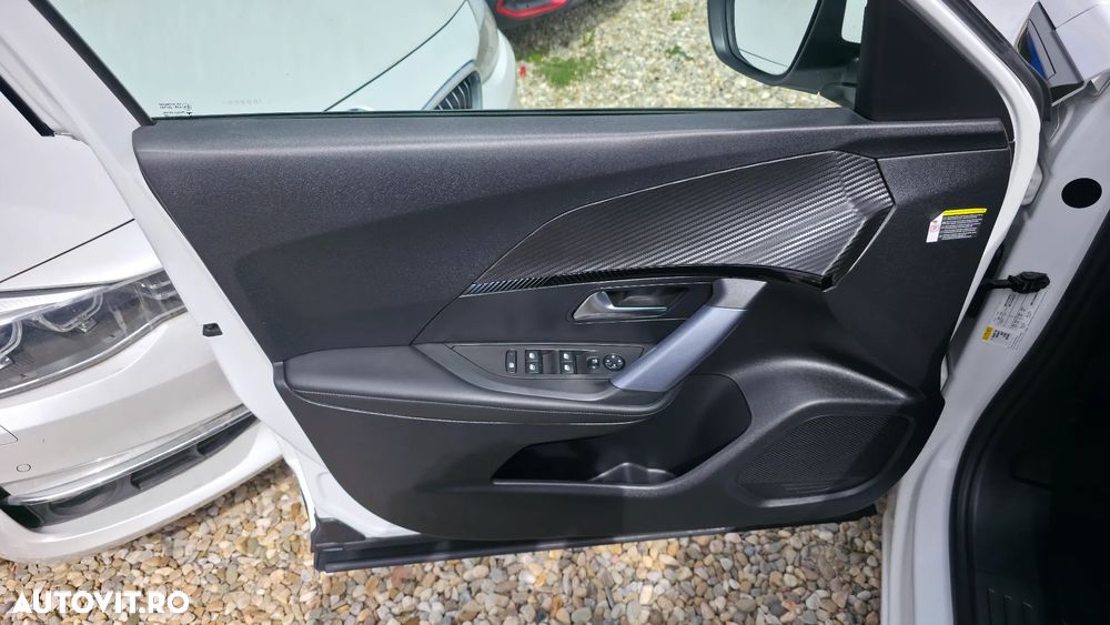 Peugeot 2008 1.2 L PureTech STT Allure - 15