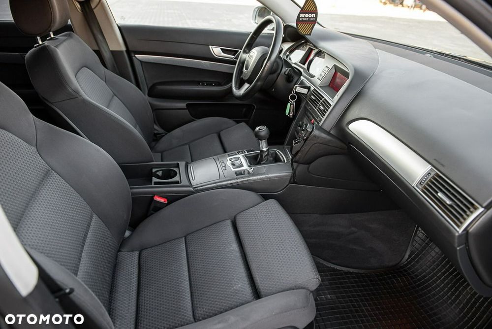 Audi A6 Avant 2.4 - 9