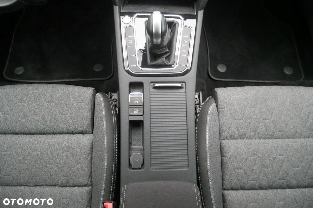 Volkswagen Passat Variant - 11