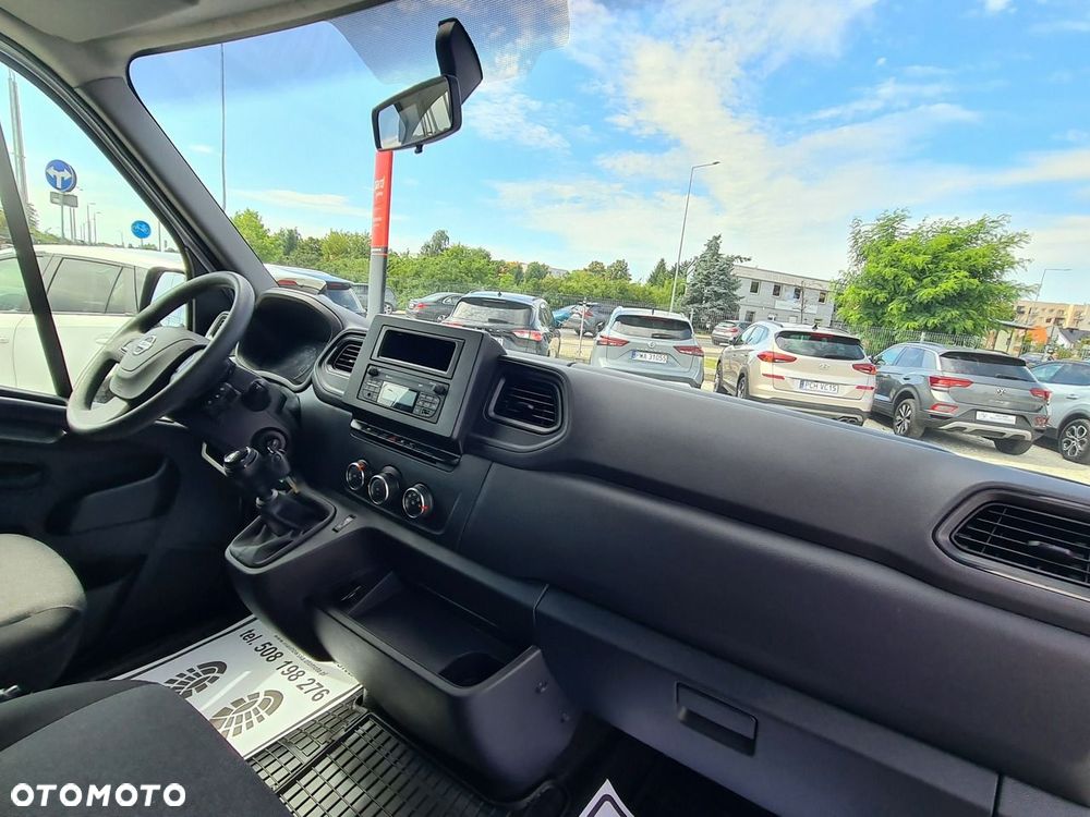 Nissan Interstar - 24