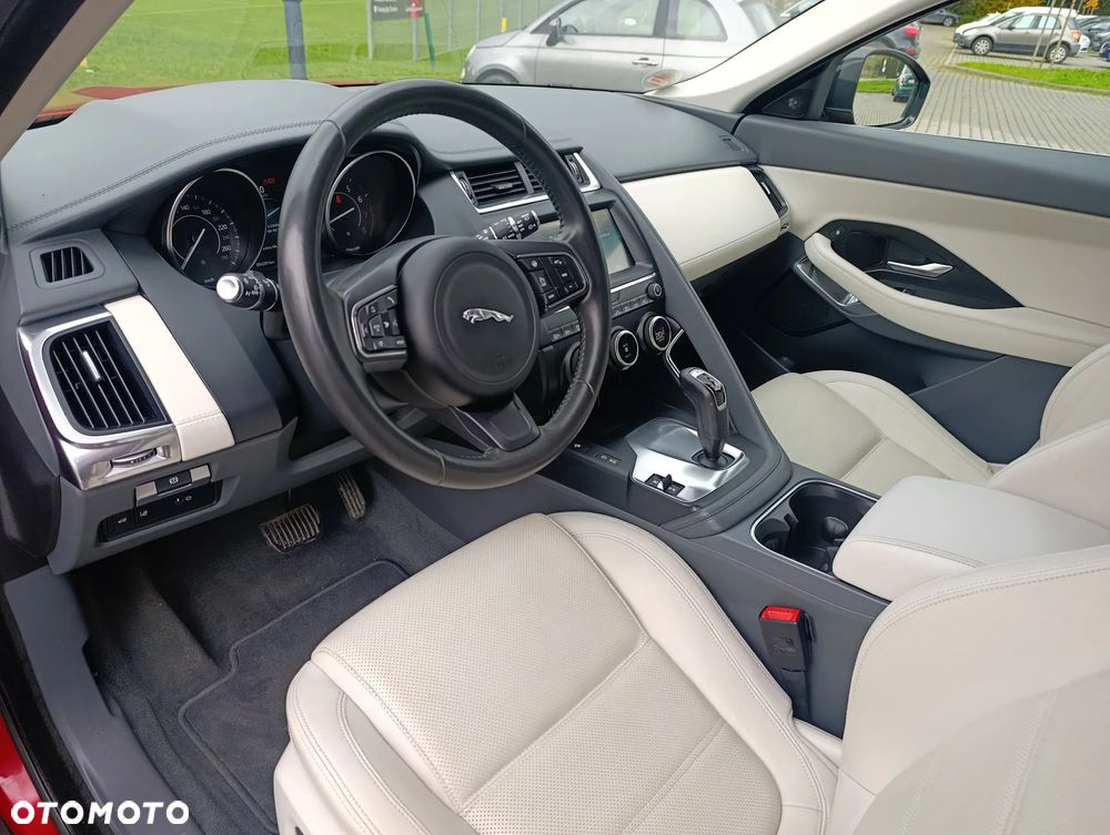 Jaguar E-Pace 2.0 i4P AWD R-Dynamic HSE - 13