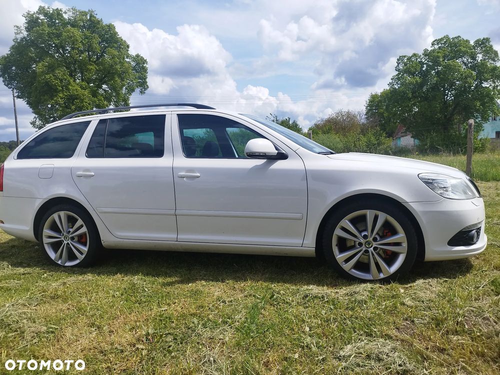 Skoda Octavia 2.0 TDI CR DPF RS - 5
